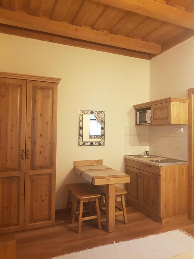 Toth Vendeghaz Es Apartmanhaz Ujfeherto Екстериор снимка