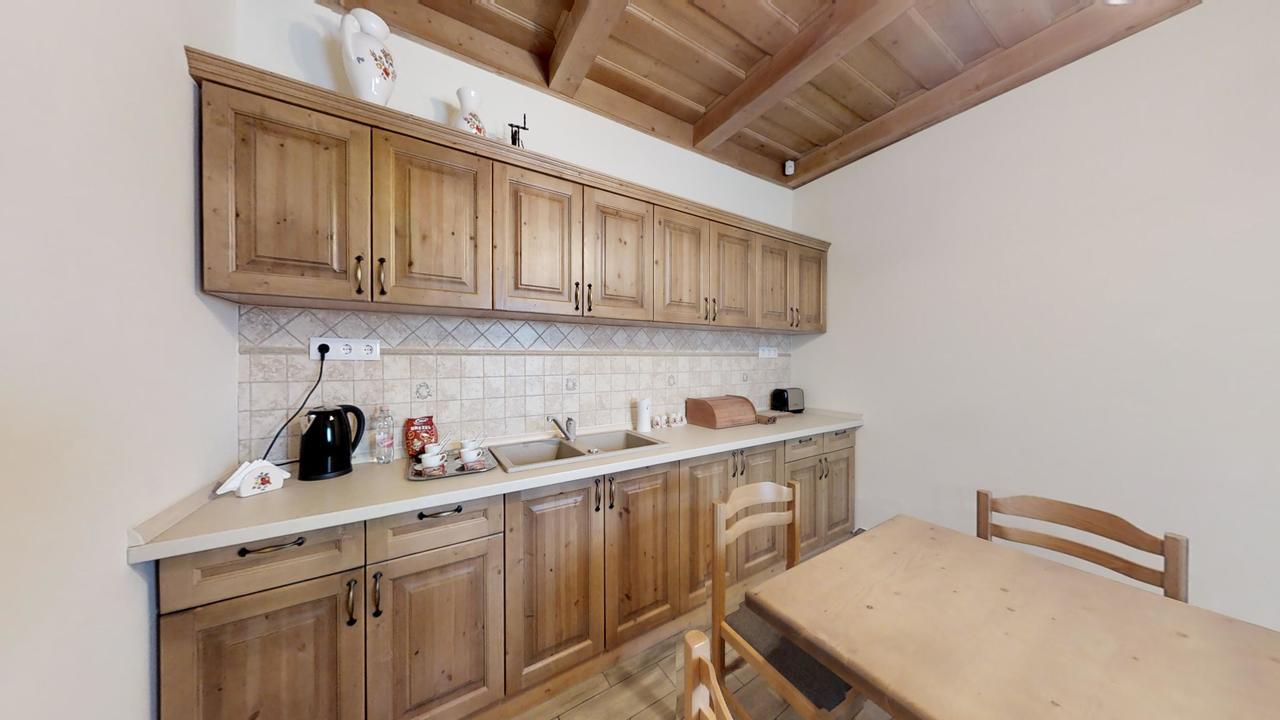 Toth Vendeghaz Es Apartmanhaz Ujfeherto Екстериор снимка