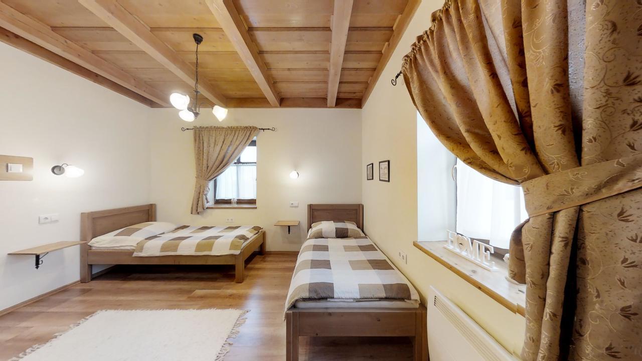 Toth Vendeghaz Es Apartmanhaz Ujfeherto Екстериор снимка