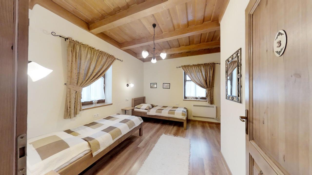Toth Vendeghaz Es Apartmanhaz Ujfeherto Екстериор снимка