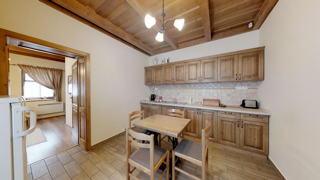 Toth Vendeghaz Es Apartmanhaz Ujfeherto Екстериор снимка