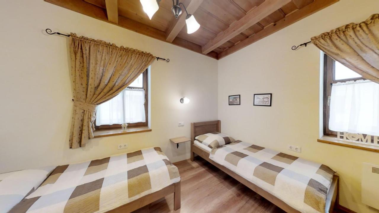Toth Vendeghaz Es Apartmanhaz Ujfeherto Екстериор снимка
